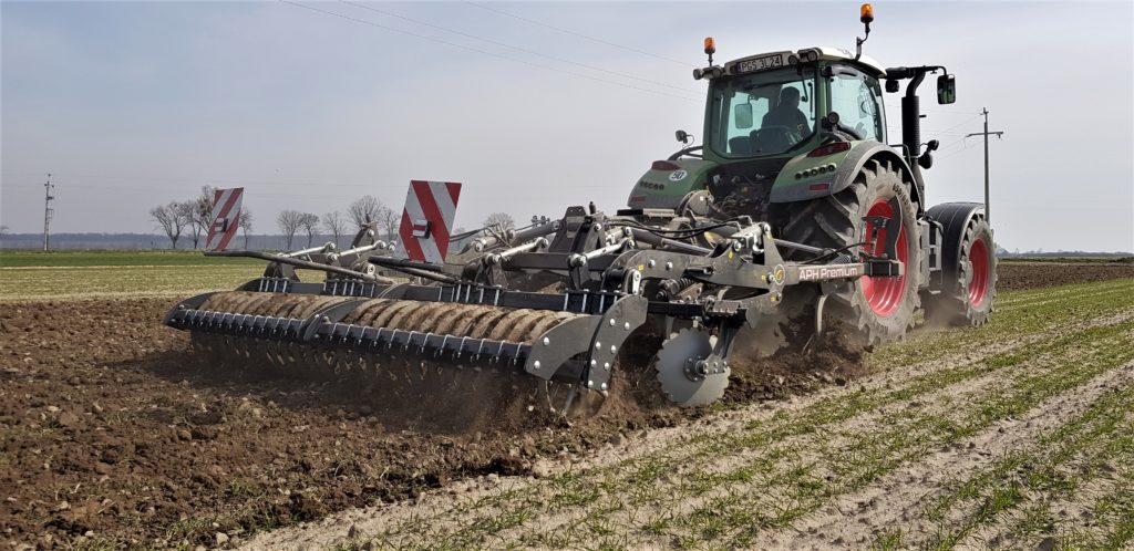Cultivator de miriște Agro-Tom APH
